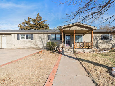 1220 W 5th St Clarendon, TX 79226