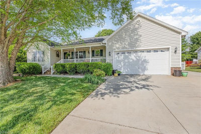 114 Cale Dr Burlington, NC 27215