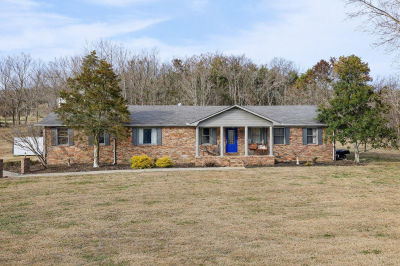 13 Sunrise Ln Fayetteville, TN 37334