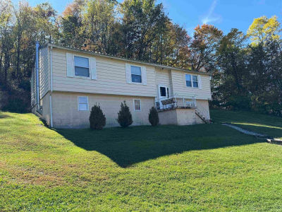 1690 Levels Rd Fairmont, WV 26554