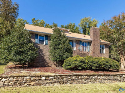 2211 Toll Gate Rd SE Huntsville, AL 35801