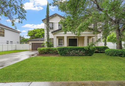 12841 SW 200th Ter Miami, FL 33177