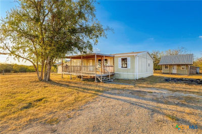 645 Old Luling Rd Lockhart, TX 78644