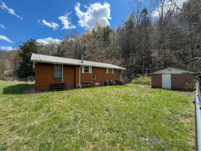 229 Groves Rd Duck, WV 25063