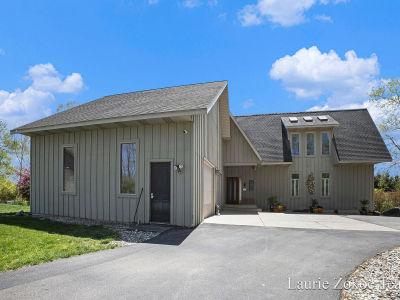 12250 Knoper Ct Allendale, MI 49401