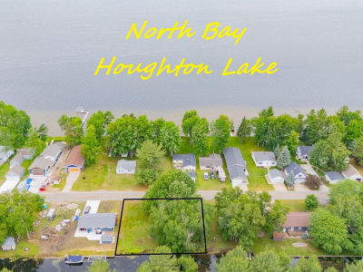 12-13 Long Point Dr Houghton Lake, MI 48629