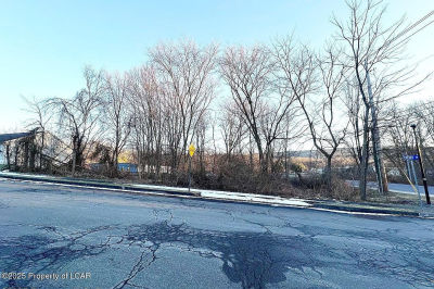 25 Cherry Dr Nanticoke, PA 18634