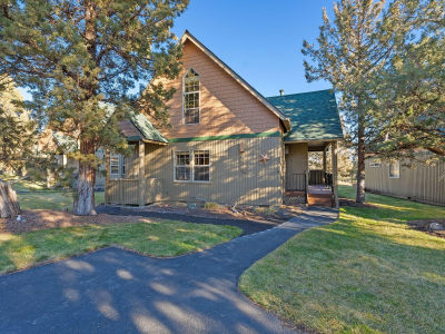 1640 Cinnamon Teal Dr Redmond, OR 97756