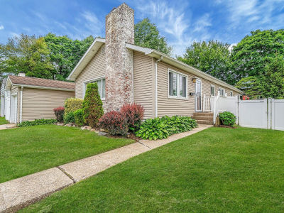 5 Willets Dr Syosset, NY 11791