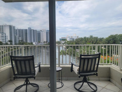 2600 Collins Ave APT 411 Miami Beach, FL 33140