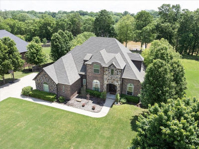 2183 Riverfront Ln Fayetteville, AR 72703
