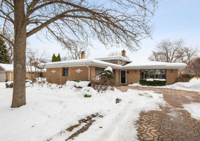 9 Merry Ct Countryside, IL 60525