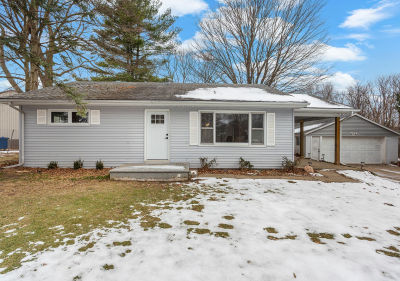 402 S Washington St Saybrook, IL 61770