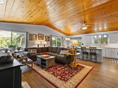 21570 Eel River Dr Sonora, CA 95370