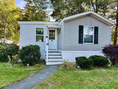 56 Nelson St Salem, NH 03079