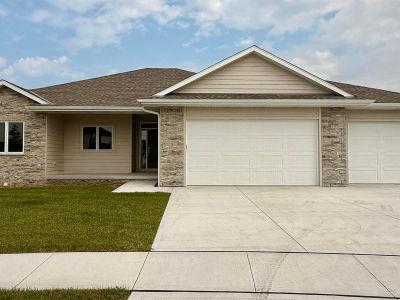 1020 Lauren Ln Fremont, NE 68025
