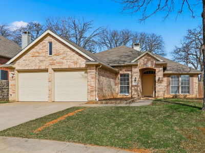 2211 Knob Hill Dr Corinth, TX 76210