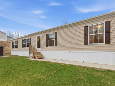 1815 Veronica St SE #196 Lowell, MI 49331