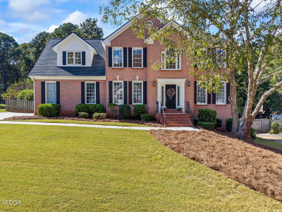 1845 Lisa Springs Dr Snellville, GA 30078