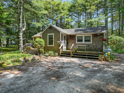 21 Clay Pit Rd Edgartown, MA 02539