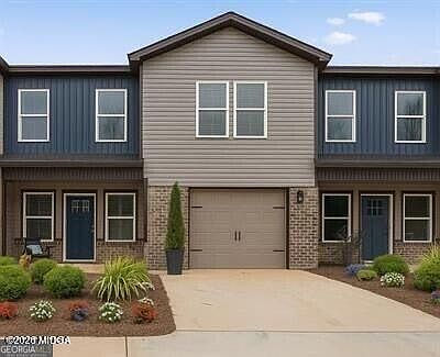 302 Beau Claire Cir Byron, GA 31008