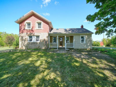 1704 E Carleton Rd Adrian, MI 49221