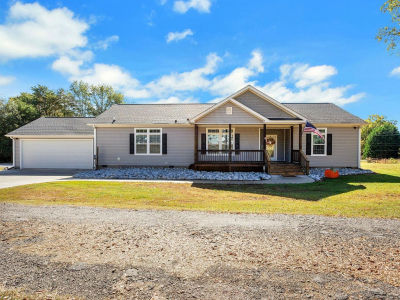 10 Ed Few Rd Taylors, SC 29687
