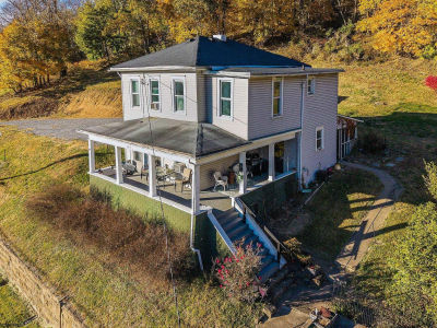 135 E Knotts Ave Grafton, WV 26354