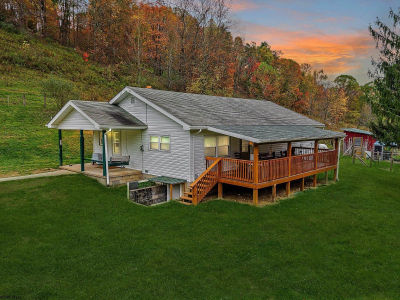 3462 Marquess Rd Tunnelton, WV 26444