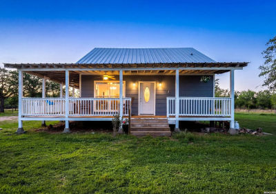 1006 Buch Ln Cuero, TX 77954