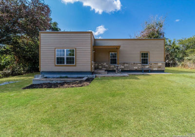 4434 Mountain Pass Von Ormy, TX 78073