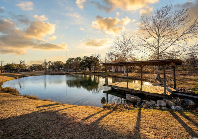 146 Ranch Country Dr La Vernia, TX 78121