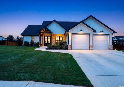 156 Woodbridge Dr La Vernia, TX 78121