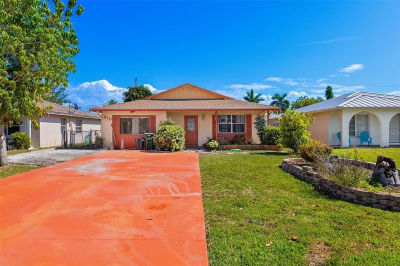816 98th Ave N Naples, FL 34108