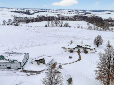 300 W Grant St Macksburg, IA 50155