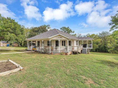 204 N Maple St Galena, MO 65656