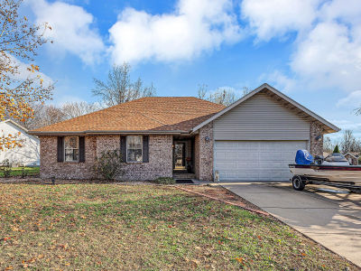 936 W Turnberry Blvd Ozark, MO 65721