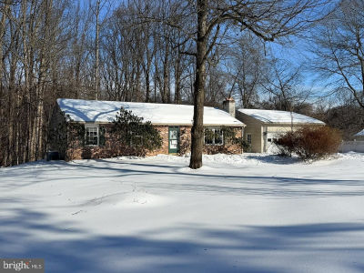 15 Dogwood Dell Dr Coatesville, PA 19320