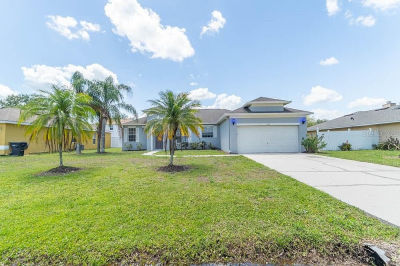 447 Flamingo Ct Poinciana, FL 34759