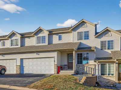 746 Baylee Pl SW Pine Island, MN 55963