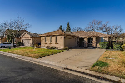 128 Gold Dust Dr Valley Springs, CA 95252