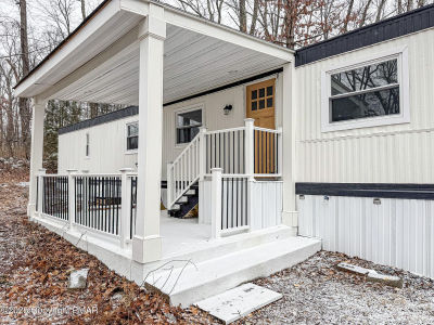 151 Bartion Ct Bartonsville, PA 18321