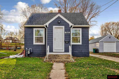 809 Valley Ave Albert Lea, MN 56007