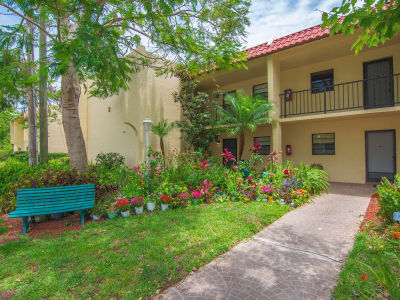 2050 Oleander Blvd APT 2-206 Fort Pierce, FL 34950