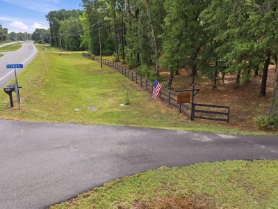 5511 Huckleberry Ln Mc Clellanville, SC 29458