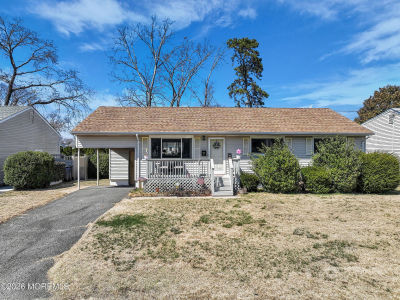 109 Crescent Dr Brick, NJ 08724