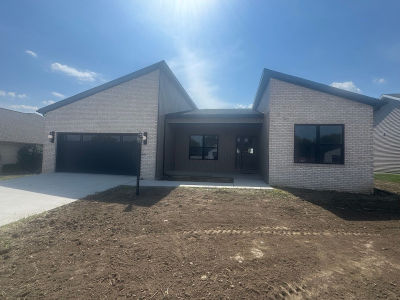 2903 Haydon Dr Urbana, IL 61802