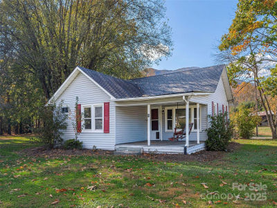 39 Hemphill Rd Waynesville, NC 28785
