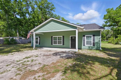 1180 Hough St Bell, FL 32619