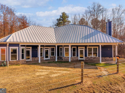 249 Hunters Creek Trl Toccoa, GA 30577